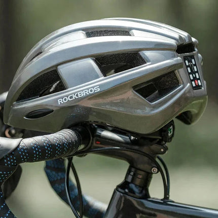 575Casque de vélo léger Lumineux Clignotant